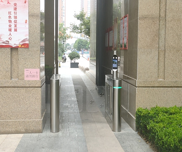 石（shí）家莊想象國際采用賽克藍鵬SUCCBLR豪華（huá）閘擺人臉識別係統