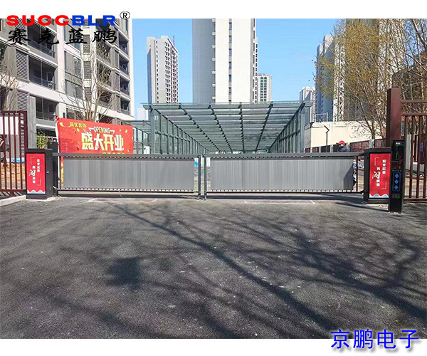 【車牌識（shí）別係統項目案例】邢台萬鑫峰樾小區（qū）